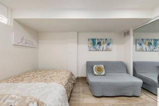 Midtown 2 Bedroom Apartment - Toronto - 2