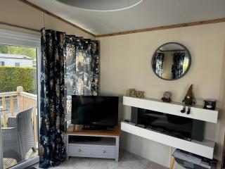A & C Lodge plot 41 - HOT TUB - 1 double bedroom- 1 twin room 2 bathrooms 4 pm check in NO COMMERCIAL VANS - PLOT 41 Check in 4 pm 41 pet friendly - 3