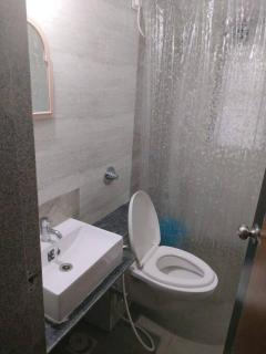 Spacious 1BHK Mindspace Malad W - Mumbai - 5