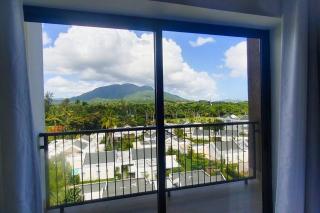 Spacious Overlooking Green One - 1