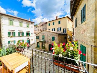 Balcone Fiorito, nel cuore del centro storico di Cortona - Cortona - 6