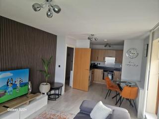 Beautiful Flat with Serene Views - 0