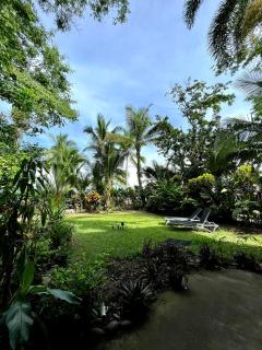 The Hut Surf Camp - Brown Point - 2