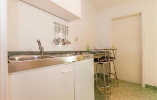 Stunning Apartment In Crikvenica - Crikvenica - 9