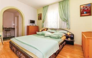 Stunning Apartment In Crikvenica - Crikvenica - 8