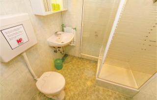 Stunning Apartment In Crikvenica - Crikvenica - 3