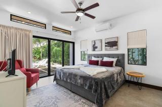 CU28 New 3 Bdrm Home w Pool and Guanacaste Tree - Tamarindo - 7
