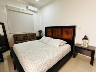 Bonito Departamento en ZONA DORADA - Torre Gaviotas - 105 C - 4