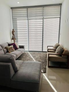 Bonito Departamento en ZONA DORADA - Torre Gaviotas - 105 C - 5