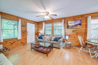 Cabin with Hot Tub, Near Smoky Mountains Natl Park! - Whittier - 6