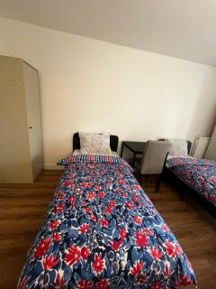 Single bed in a 2 bed dormitory room near Paris - Argenteuil - 1