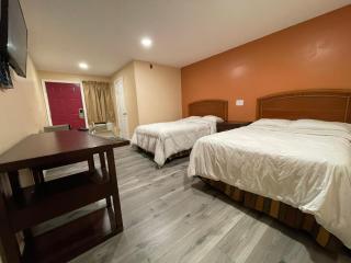 Travelers Motor Lodge - North Smithfield - 4