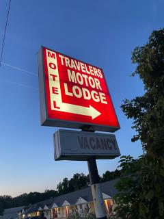 Travelers Motor Lodge - North Smithfield - 3