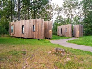 Exclusive lodge with garden view by Belvilla - - 0
