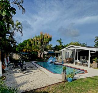Pool House Resort heated swimming pool family getaway - Cutler Bay - 0
