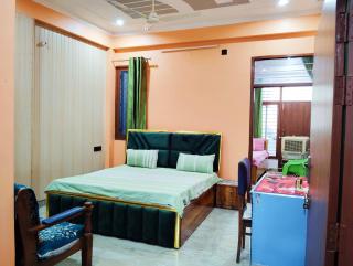 Doon Niwas Homestay 2-Bedroom 1st Floor- Mountain view, near main Picnic Spots, comfortable peaceful central Family-friendly - Dehradun - 9