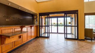 Best Western Windsor Pointe Hotel & Suites-Frost Bank Center - San Antonio - 8