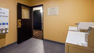 Best Western Windsor Pointe Hotel & Suites-Frost Bank Center - San Antonio - 2