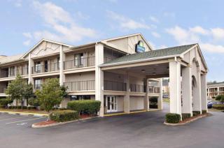 Days Inn & Suites by Wyndham Mobile - Mobile - 0