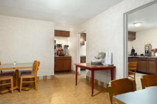 Days Inn by Wyndham Brunswick/St. Simons Area - 7