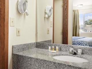 Days Inn by Wyndham Champaign/Urbana - 2