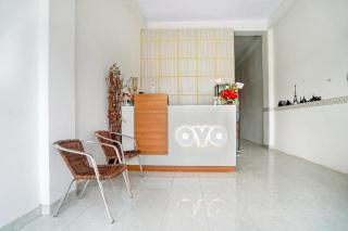 OYO Life 1299 Balcony Orange Homestay - Palembang - 6