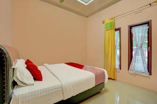 OYO 92464 Efniati Homestay Syariah - 1