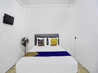 Hotel O Griya Sandi Residence Family NearPantai Boom - 1
