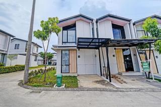 OYO Life 92719 Rolling Hills Residence Karawang - Karawang - 3