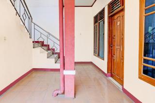 OYO 93224 Fj Guest House - Bandung - 3
