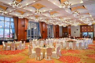 Dekin Hotel Chongqing Jiefangbei - 4