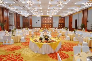 Dekin Hotel Chongqing Jiefangbei - 1