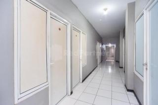 J&B Rooms Pramuka Jakarta Mitra RedDoorz - 6