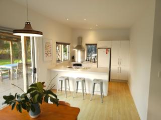 Stylish Seabreeze Getaway - 7