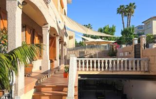 Gorgeous Home In Alella - Alella - 3