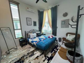Homestay banglo 4 bilik aircond dan ruang tamu aircond 500meter dari HSB - 9