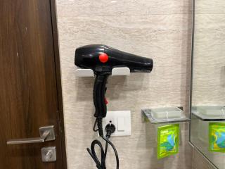 Lofty Dreams Skyline Apartment - 3