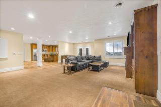 Welcome to Golden Leaf Lodge - Sleeps 24 - Rexburg - 5