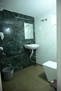 COFFe CROWN HOMESTAY - Jambur - 2