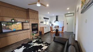 Sauvage - Luxury Garden Apartment with Private Courtyard - 9