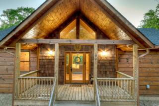 Rohring Retreat - Bask in comfort on the deck and play games in the game room - Mineral Bluff - 3