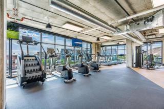 Downtown views! Amazing pool gym hottub Luxury apt - Salt Lake City - 4