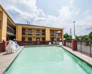 Econo Lodge Inn & Suites I-20, exit 73 - Tuscaloosa - 9