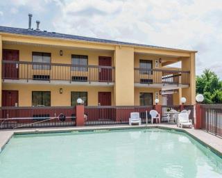 Econo Lodge Inn & Suites I-20, exit 73 - Tuscaloosa - 1