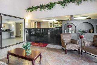 Econo Lodge South - Garner - 1