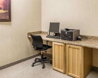 Rodeway Inn & Suites - Salina - 3