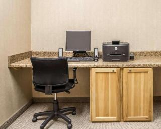 Rodeway Inn & Suites - Salina - 2