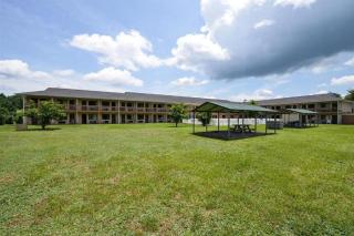 Americas Best Value Inn Canton, NC - Canton - 2