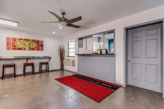 Econo Lodge Inn & Suites - Enid - 3