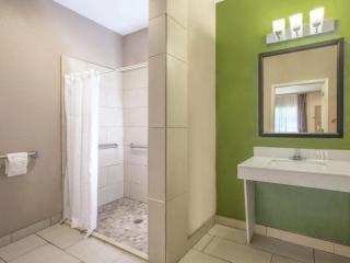 Super 8 By Wyndham Mansfield La - Mansfield - 1